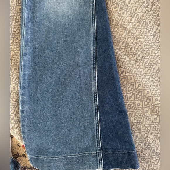 SPANX NWT Flare Jeans, Mixed Wash. Medium. - Picture 10 of 11